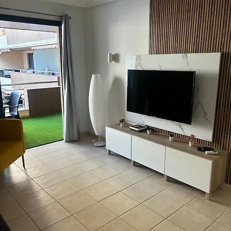 Bryson Gigantes Lejlighed