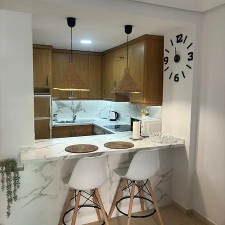 Bryson Gigantes Lejlighed *