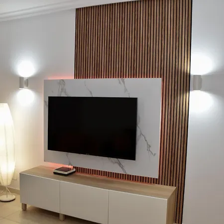 Bryson Gigantes Lejlighed *